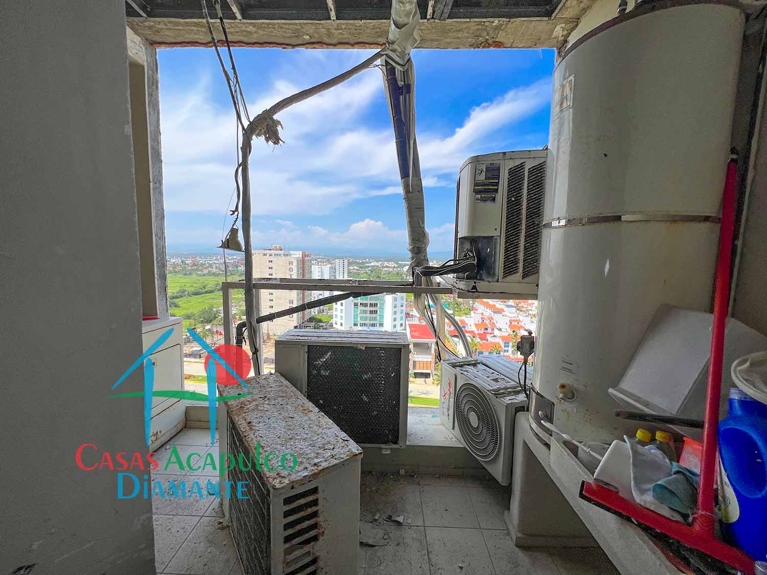 Galápagos 1001 - Lavandería después de Otis 1